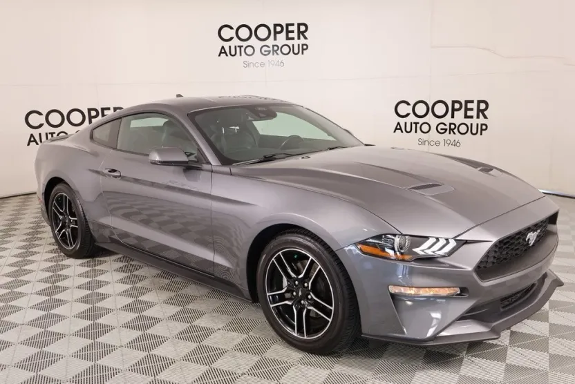2022 Ford Mustang EcoBoost Premium photo 1