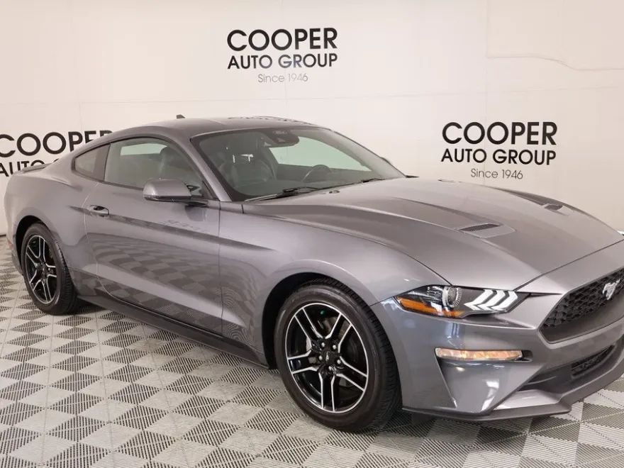 2022 Ford Mustang EcoBoost Premium photo 1