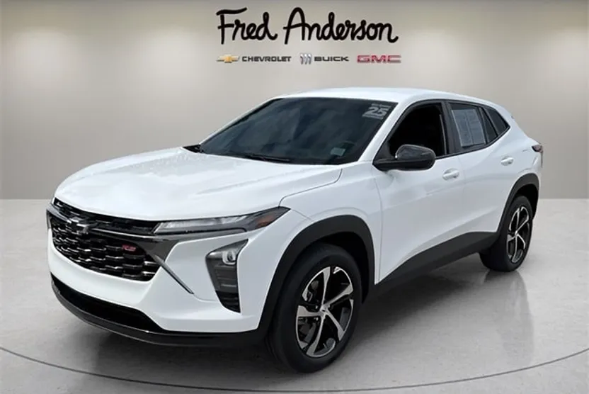 2025 Chevrolet Trax photo 1