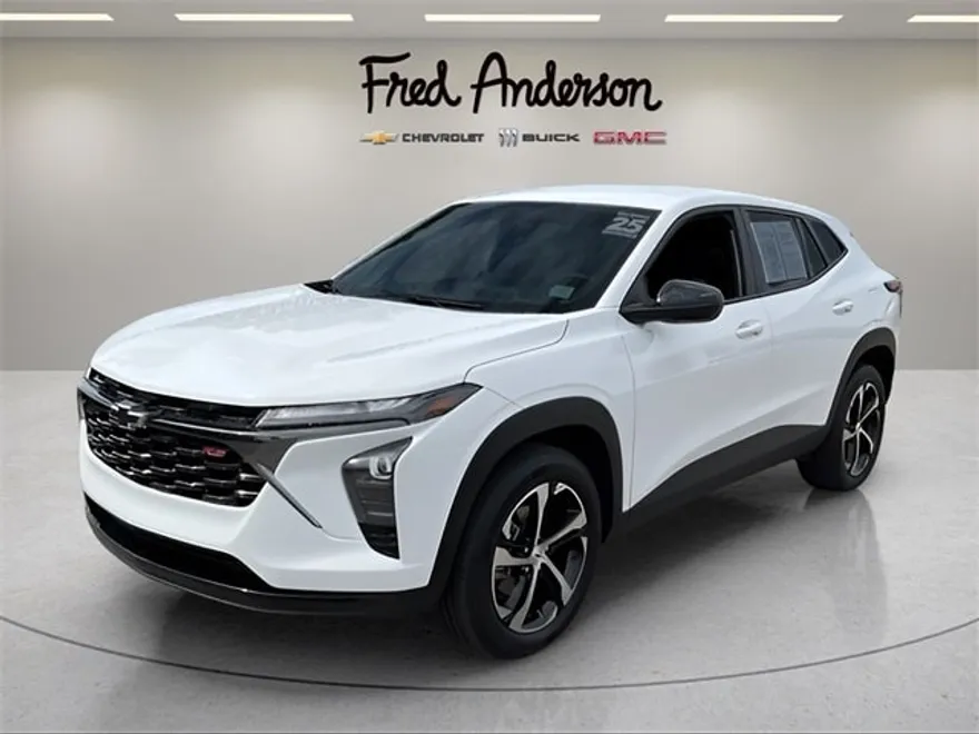 2025 Chevrolet Trax photo 1