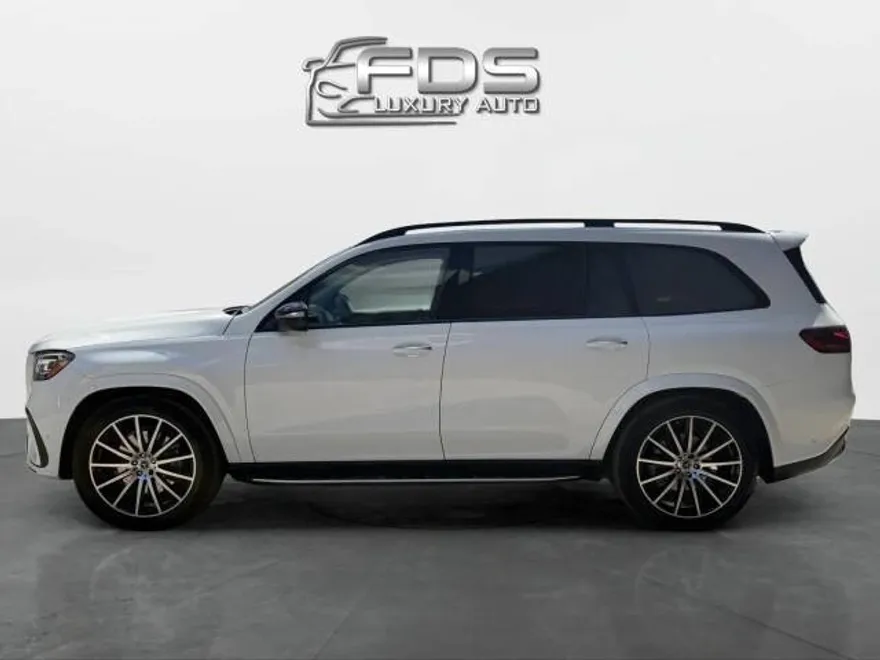 2024 Mercedes Benz GLS 580 photo 1