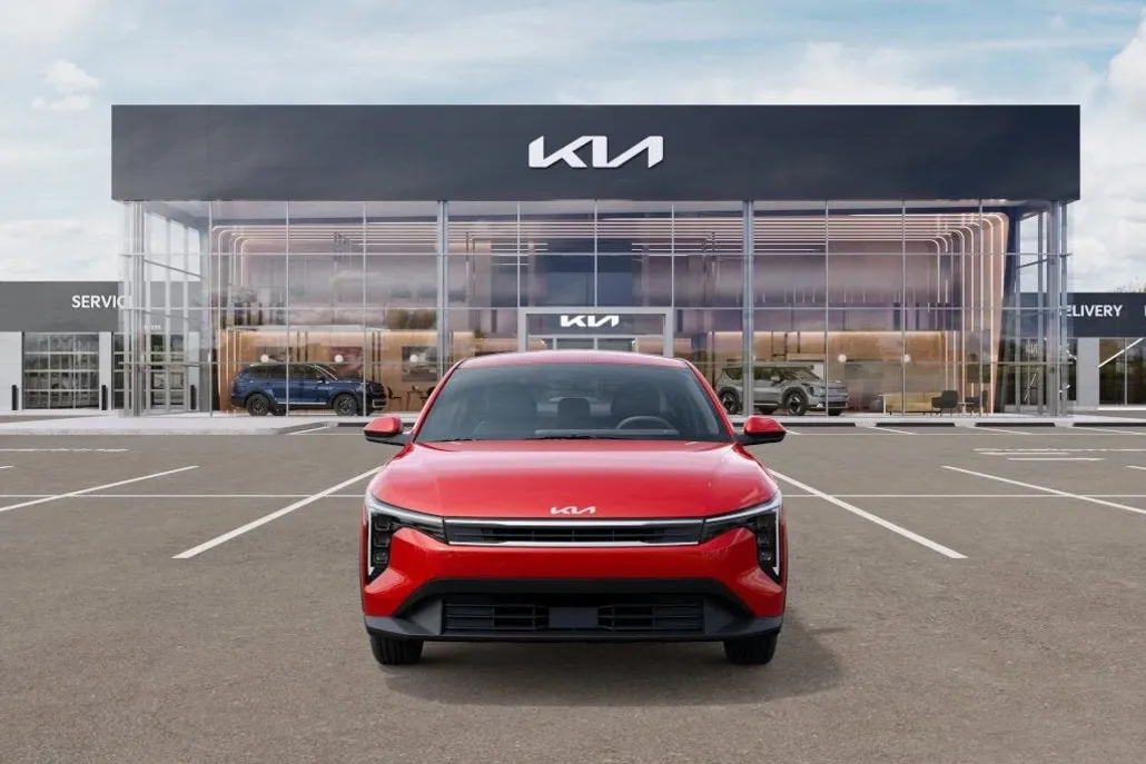 2025 Kia K4 LXS photo 1