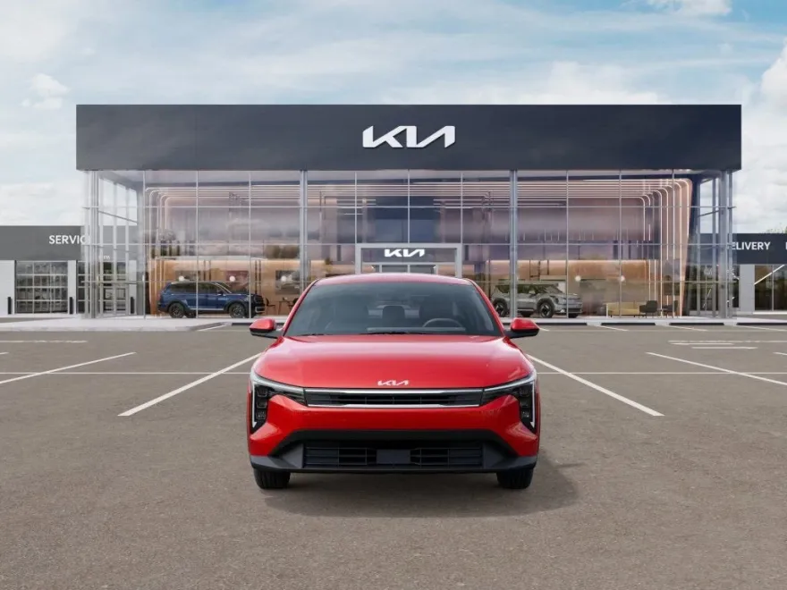 2025 Kia K4 LXS photo 1