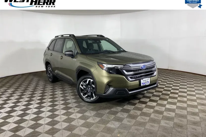 2025 Subaru Forester Premium photo 1