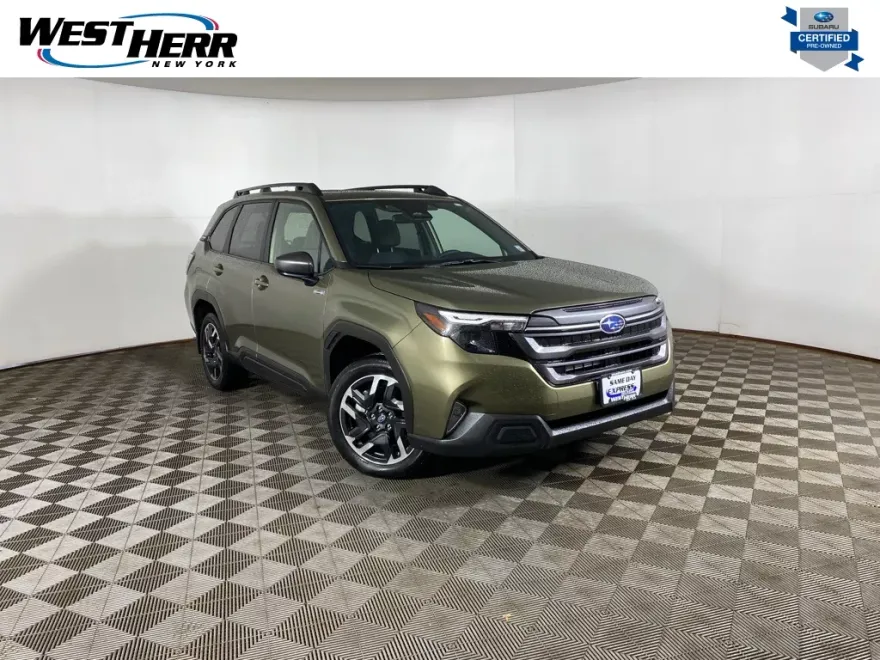 2025 Subaru Forester Premium photo 1