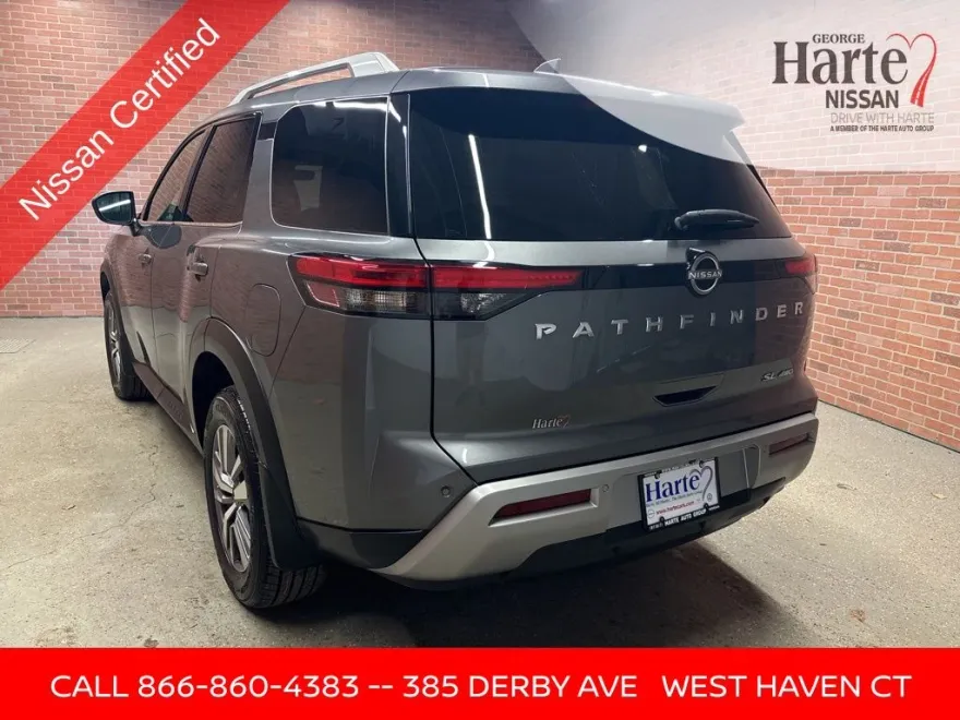 2023 Nissan Pathfinder SL photo 1