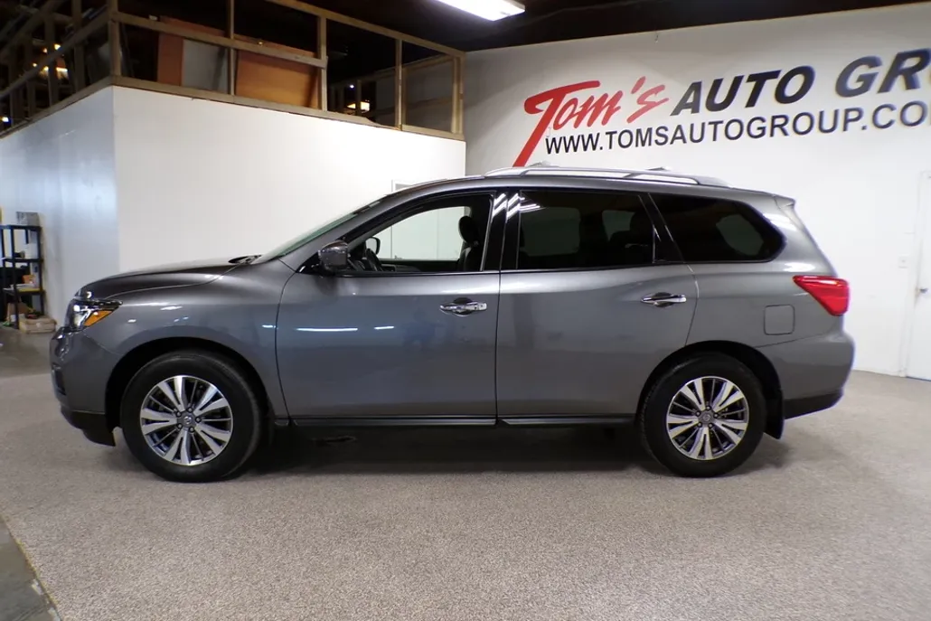 2020 Nissan Pathfinder SL photo 1