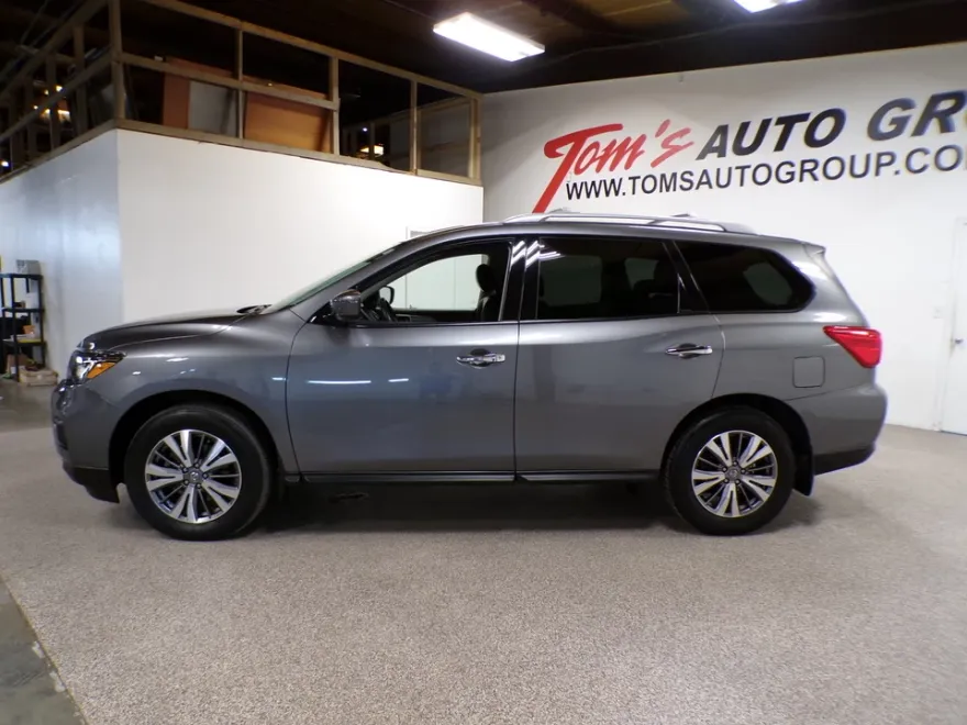 2020 Nissan Pathfinder SL photo 1
