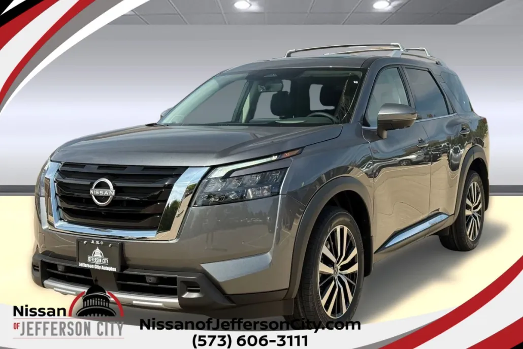 2025 Nissan Pathfinder SV photo 1