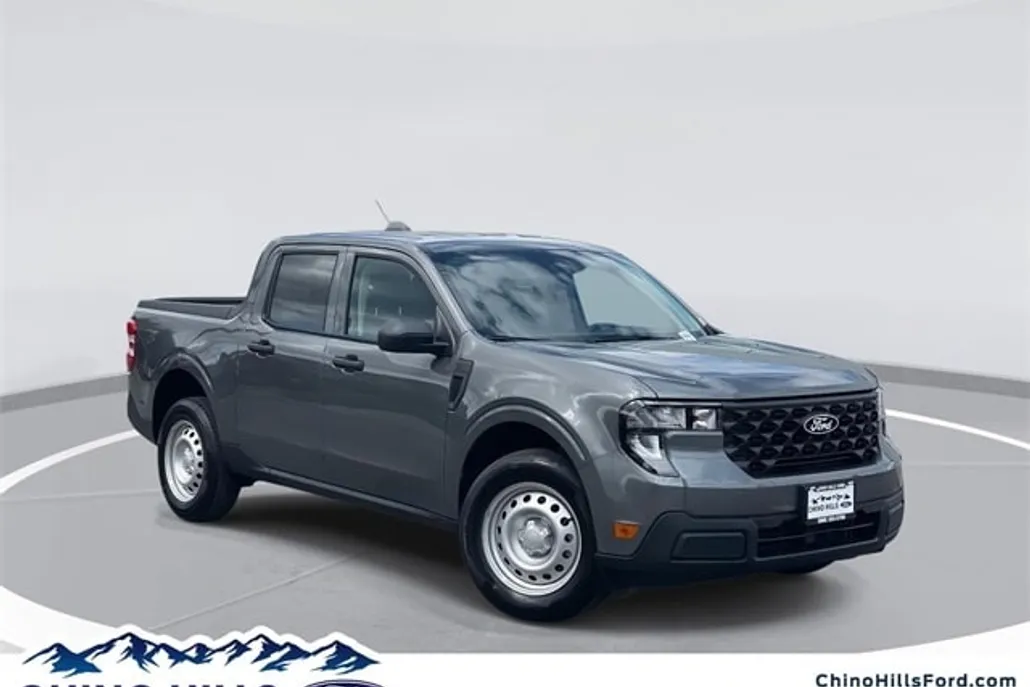 2025 Ford Maverick XL photo 1