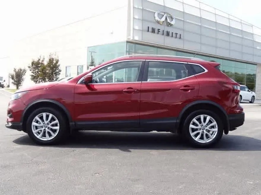 2022 Nissan Rogue Sport SV photo 1