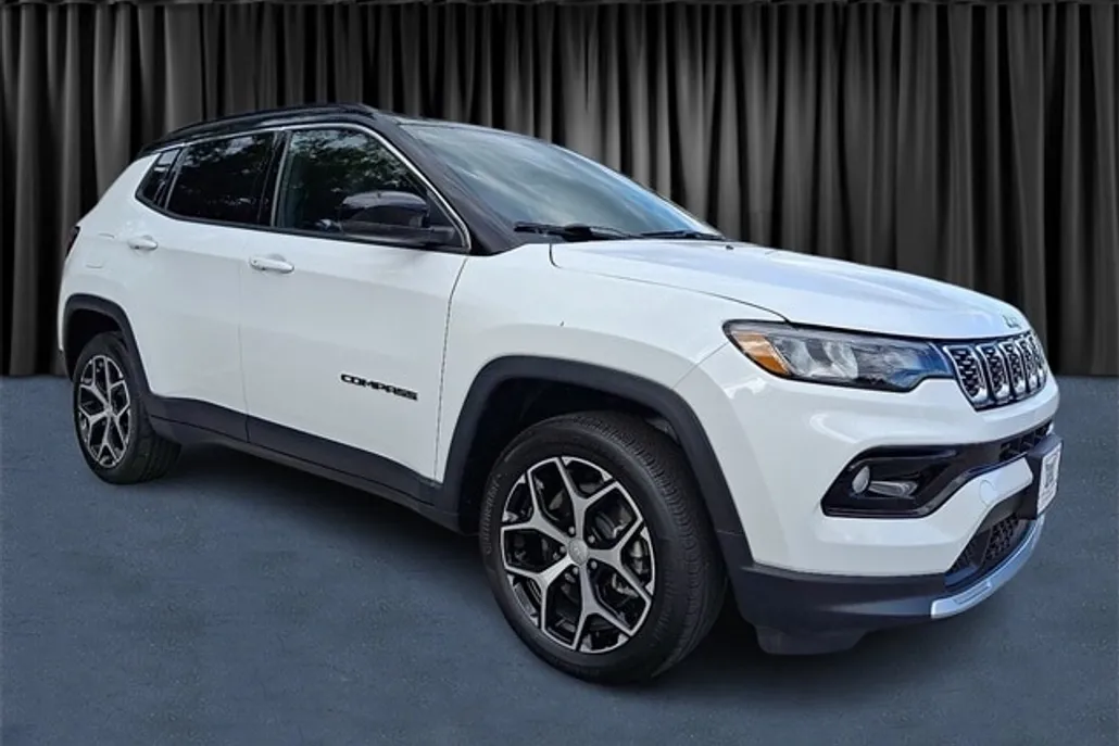 2024 Jeep Compass Limited photo 1