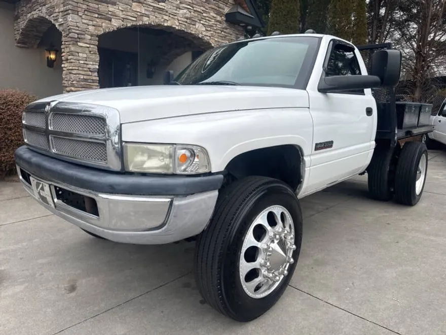 2001 Dodge Ram Chassis Cab 3500 photo 1