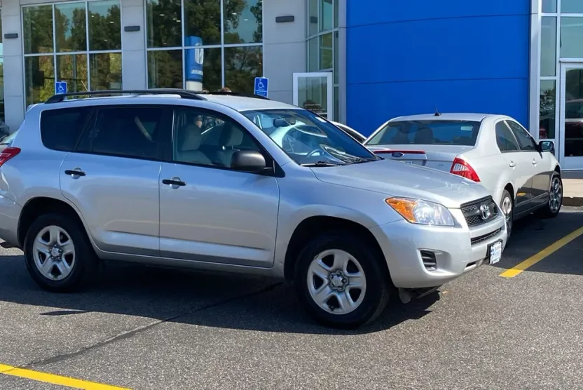 2011 Toyota RAV4 photo 1