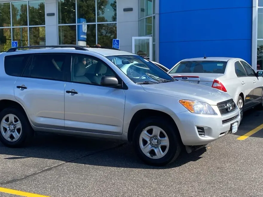 2011 Toyota RAV4 photo 1