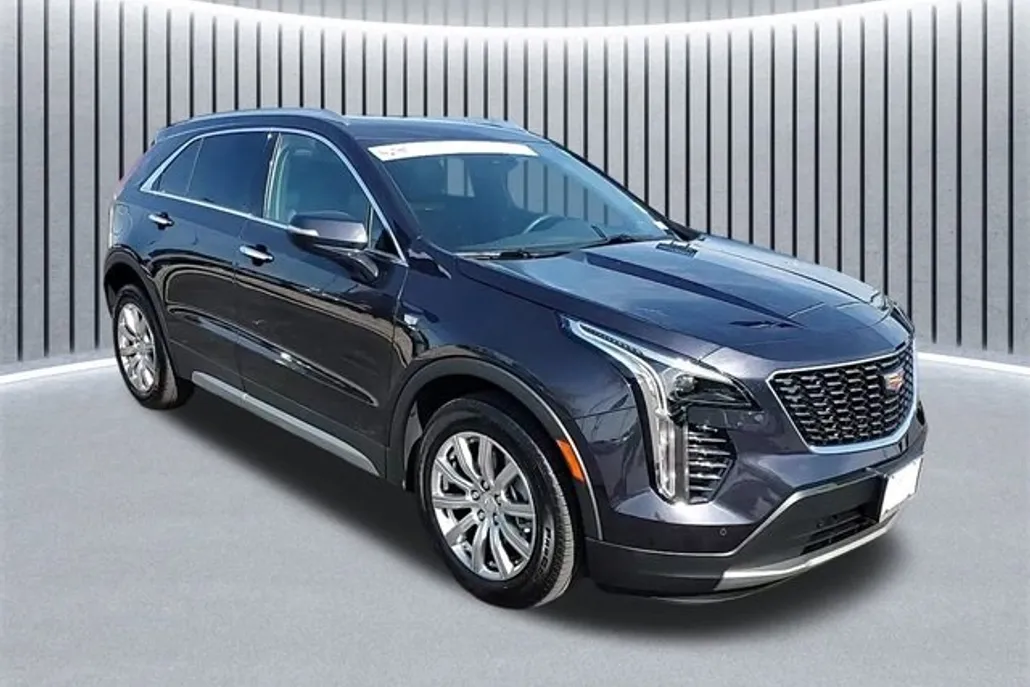 2023 Cadillac XT4 Premium Luxury photo 1