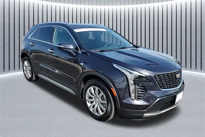 2023 Cadillac XT4 Premium Luxury photo 1