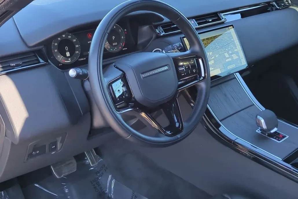 2025 Land Rover Range Rover Velar P250 Dynamic SE photo 1