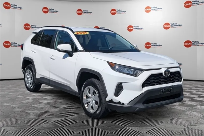 2021 Toyota RAV4 LE photo 1