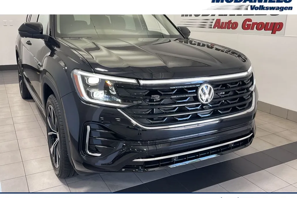 2026 Volkswagen Atlas SEL Premium R-Line photo 1
