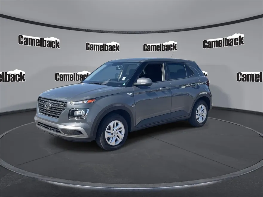2023 Hyundai Venue SE photo 2