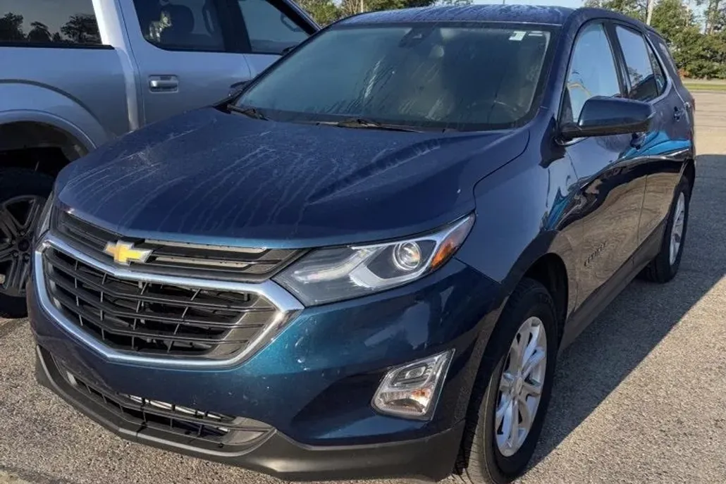 2019 Chevrolet Equinox LT photo 1
