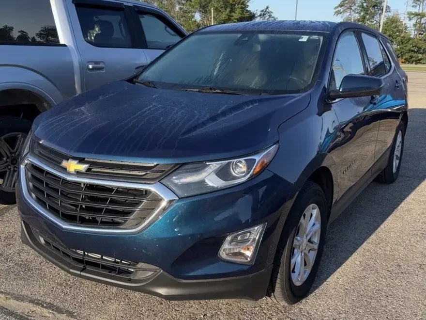 2019 Chevrolet Equinox LT photo 1