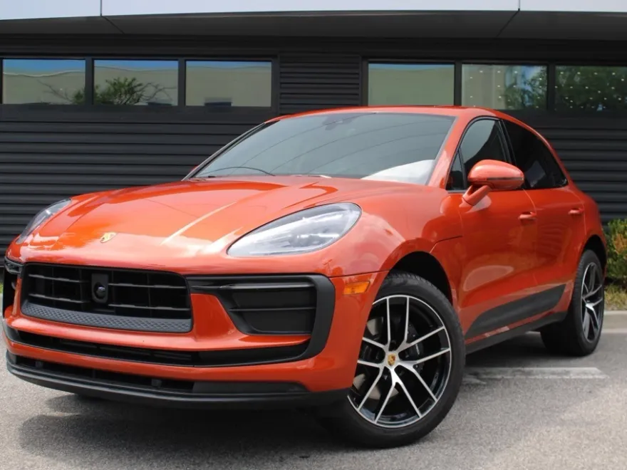 2024 Porsche Macan T photo 1