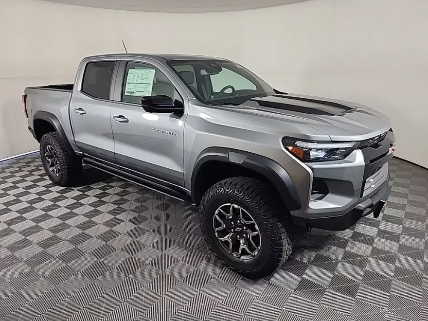 2025 Chevrolet Colorado ZR2 photo 1