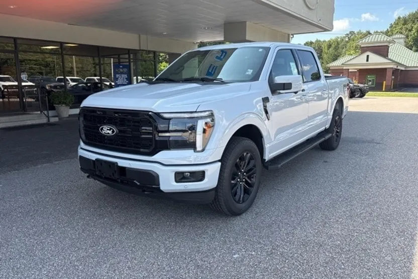 2025 Ford F-150 Lariat photo 1