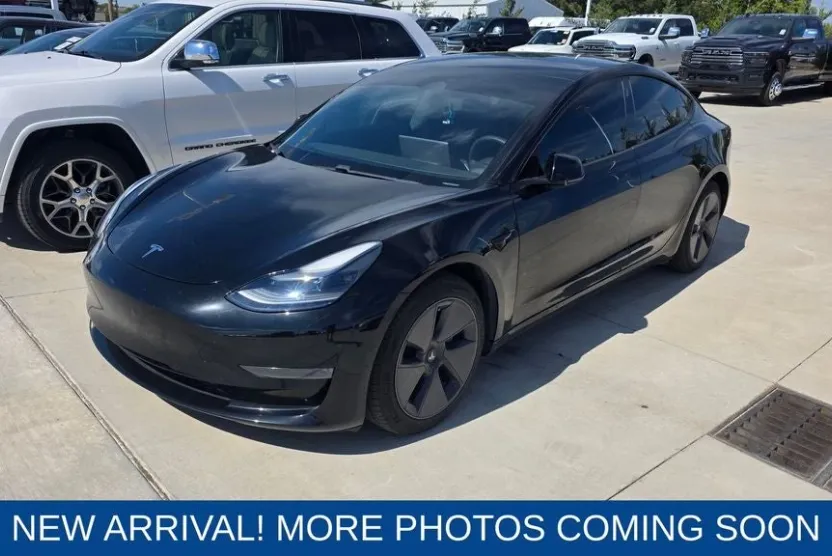 2021 Tesla Model 3 Standard Range Plus Rear-Wheel Drive photo 1