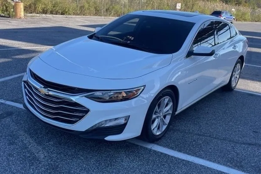 2024 Chevrolet Malibu 1LT photo 1