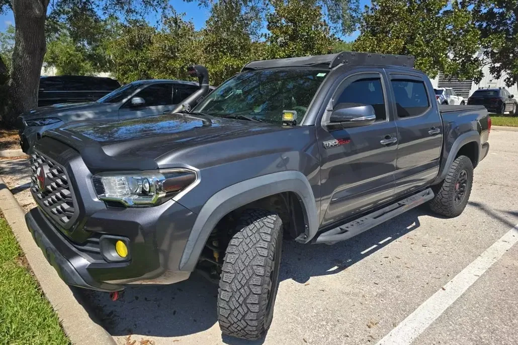 2020 Toyota Tacoma V6 photo 1