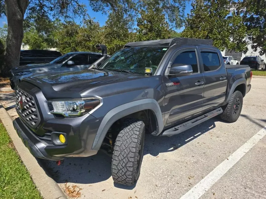 2020 Toyota Tacoma V6 photo 1