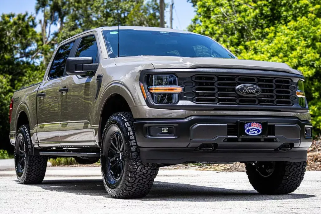 2025 Ford F-150 STX photo 1
