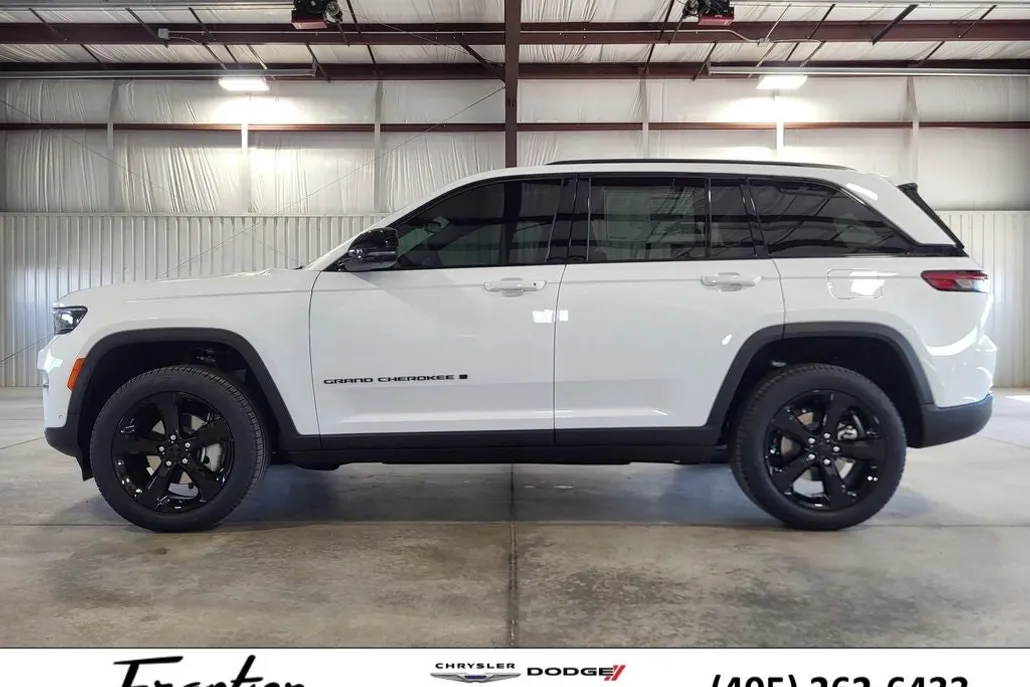 2025 Jeep Grand Cherokee Limited photo 1