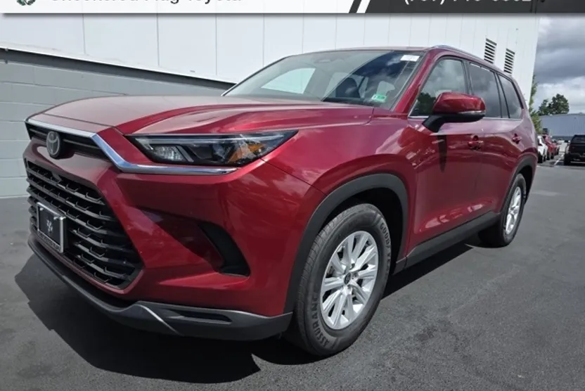 2024 Toyota Grand Highlander XLE photo 1