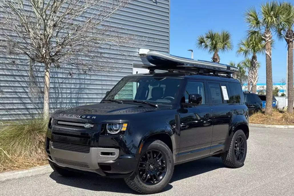 2025 Land Rover Defender 110 X-Dynamic SE photo 1
