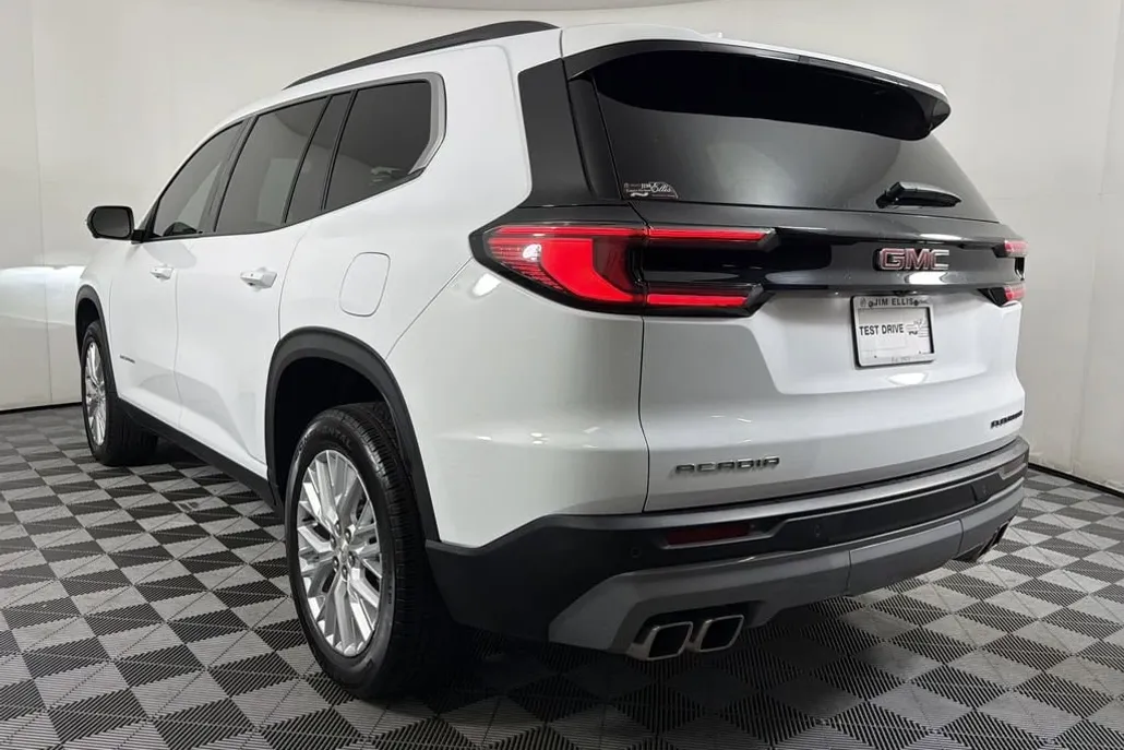 2025 Gmc Acadia Elevation photo 1