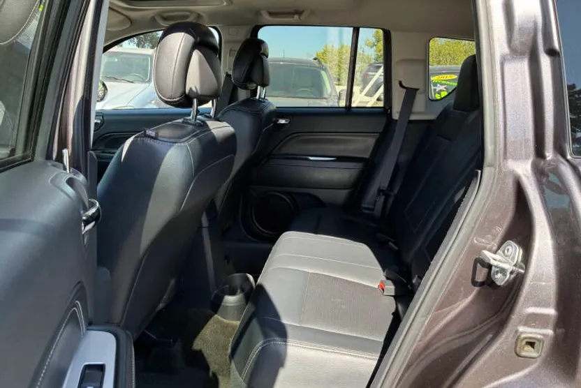 2016 Jeep Compass Latitude photo 1