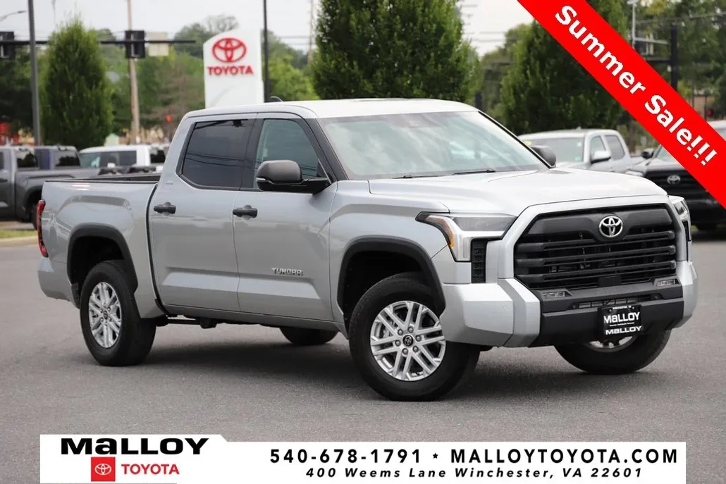 2022 Toyota Tundra SR5 CrewMax photo 1