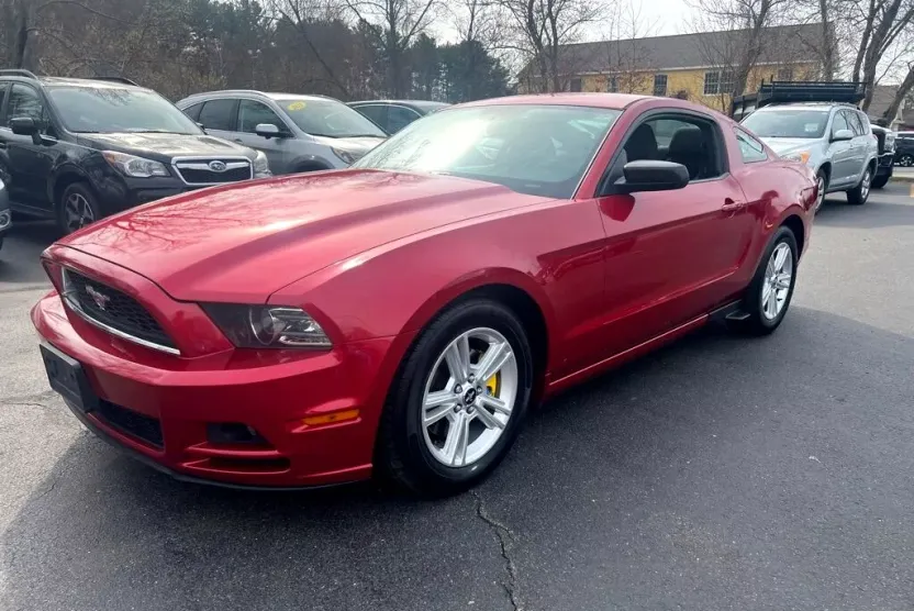 2013 Ford Mustang Base photo 1
