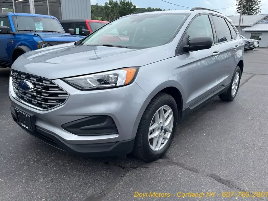 2022 Ford Edge SE photo 1