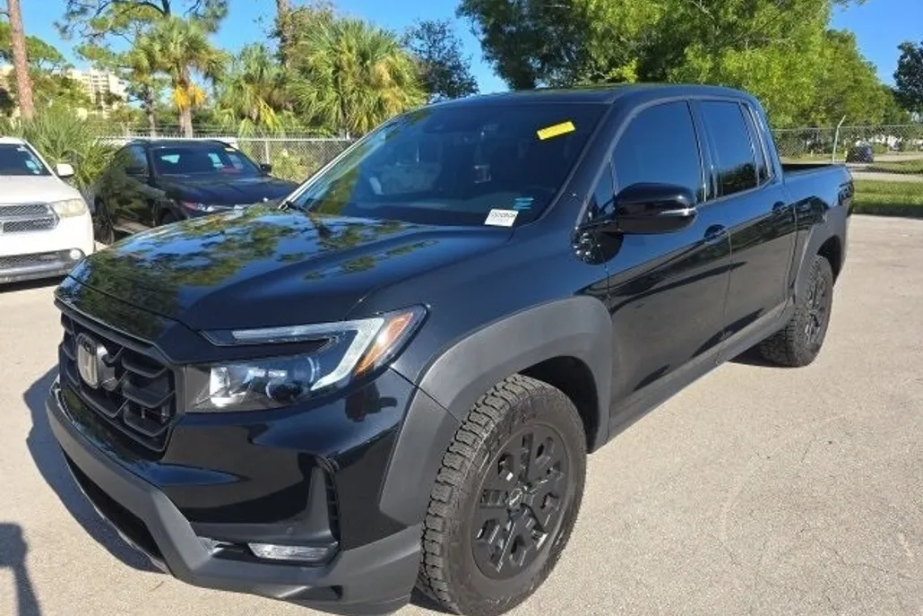 2023 Honda Ridgeline Black Edition photo 1
