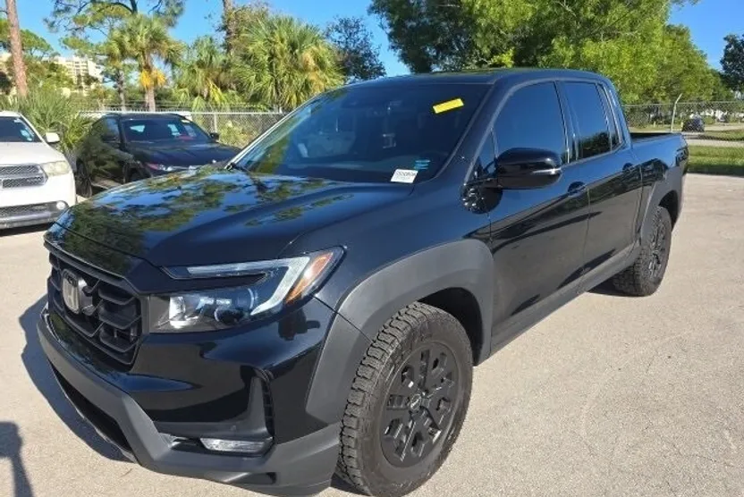 2023 Honda Ridgeline Black Edition photo 1
