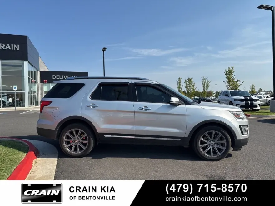 2017 Ford Explorer Limited photo 1