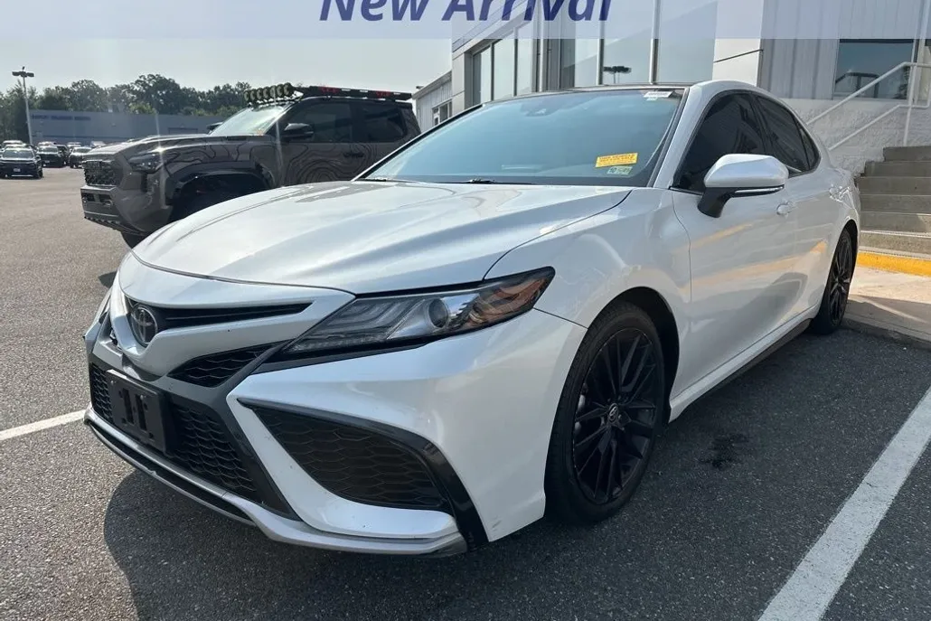 2021 Toyota Camry XSE photo 1