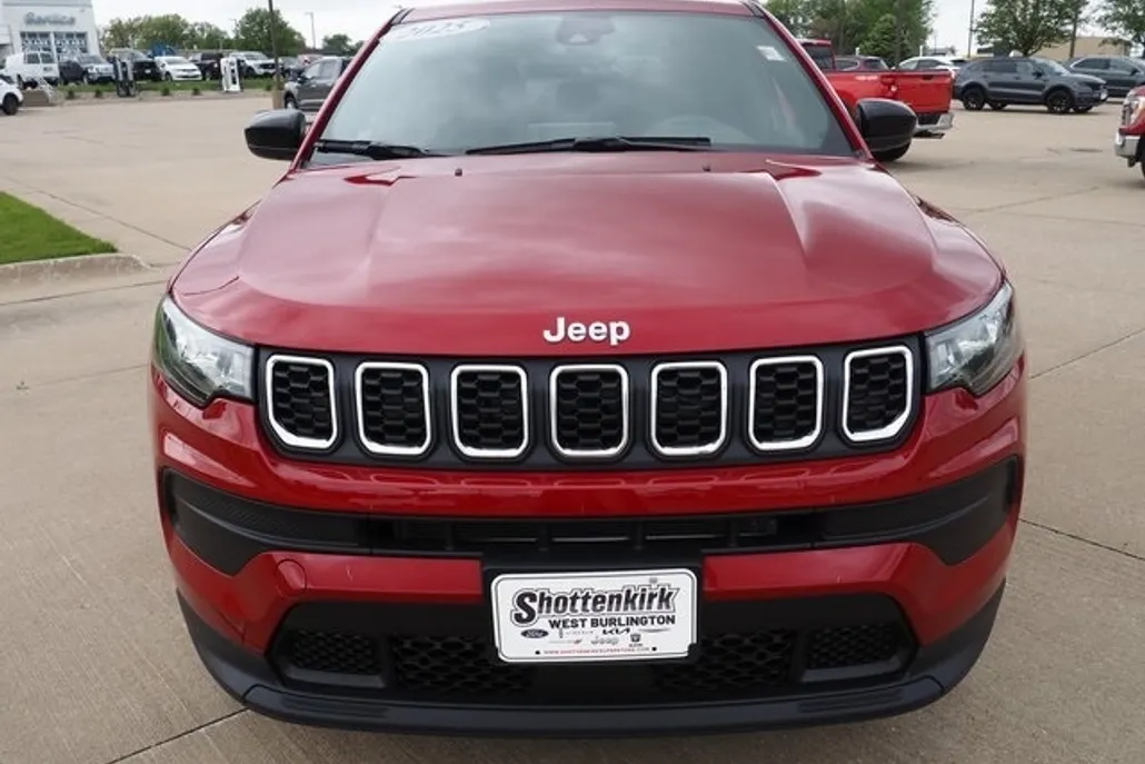 2025 Jeep Compass Sport photo 1
