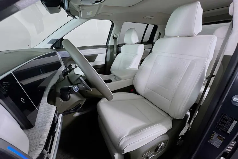 2025 Hyundai Santa Fe Calligraphy photo 1