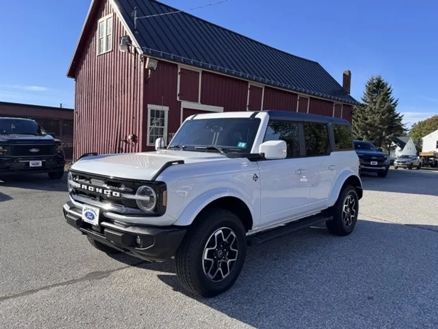 2024 Ford Bronco Outer Banks photo 1